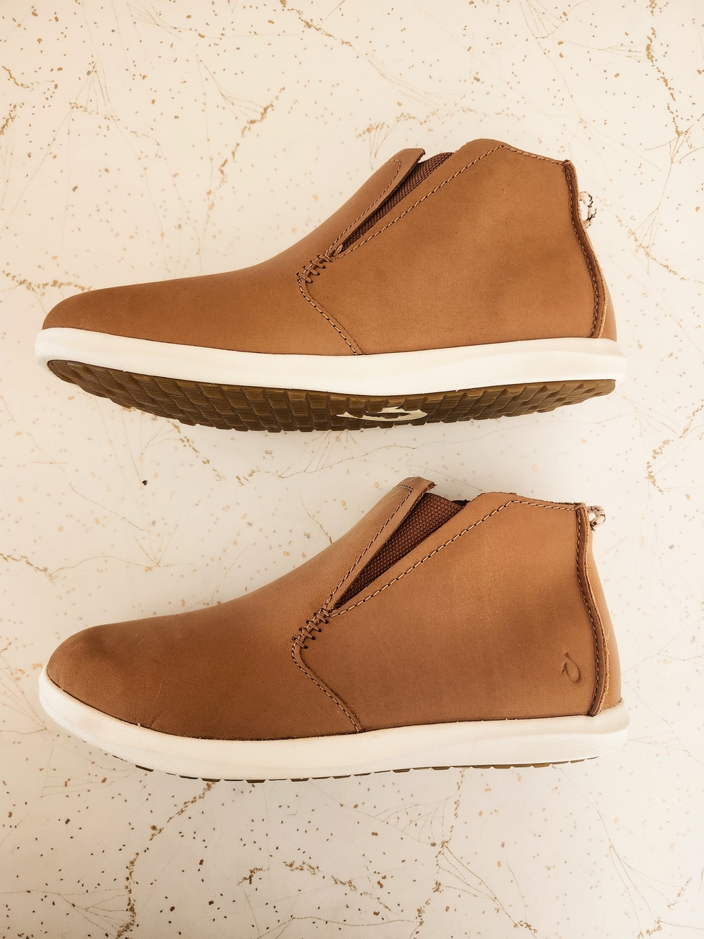 OluKai Women's Brown Leather Slip On Sneakers Shoes W 6.5 Comfort Casual Loafers